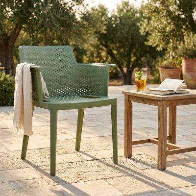 MAKKA - poltrona da esterno ed interno in plastica