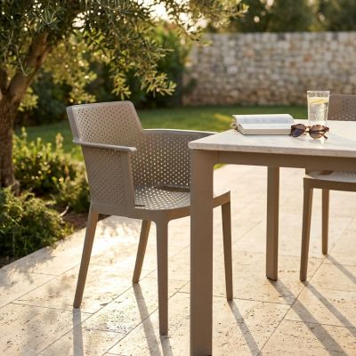 MAKKA - poltrona da esterno ed interno in plastica