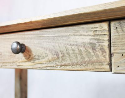 JOMA - tavolino con cassetto in pino riciclato