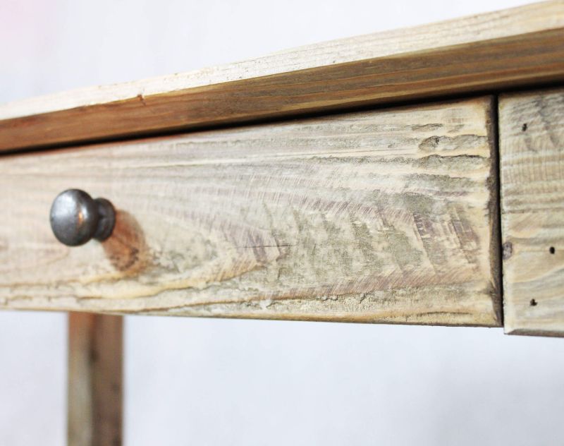 JOMA - tavolino con cassetto in pino riciclato