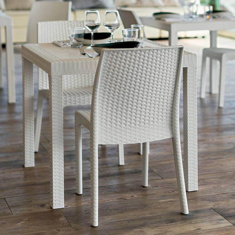 CALIGOLA - tavolo da giardino in resina effetto rattan