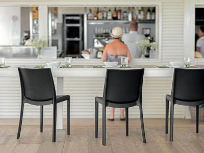 PERLA - sedia in resina impilabile da esterno e interno