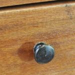 HERBERT - mobiletto in legno di mogano