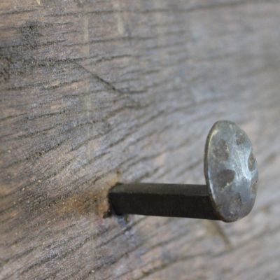 AVERY - appendiabiti in legno riciclato