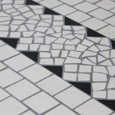 MELILLA - tavolo con piano ovale e mosaico beige e antracite