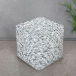 IVOR - pouf in lana avorio con decoro 40 x 40