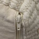 TESSA - pouf in lana avorio con decoro 40 x 40