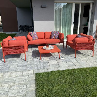 GALASSIA - salotto con struttura in alluminio bianco, rosso o antracite, rivestimento in corda in pvc