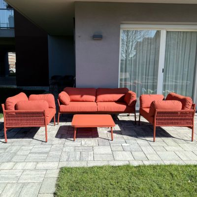 GALASSIA - salotto con struttura in alluminio bianco, rosso o antracite, rivestimento in corda in pvc