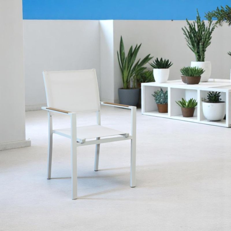 IMPACTO - poltrona impilabile in alluminio bianco o antracite con braccioli effetto legno