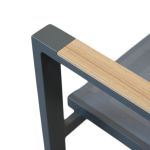 IMPACTO - poltrona impilabile in alluminio bianco o antracite con braccioli effetto legno