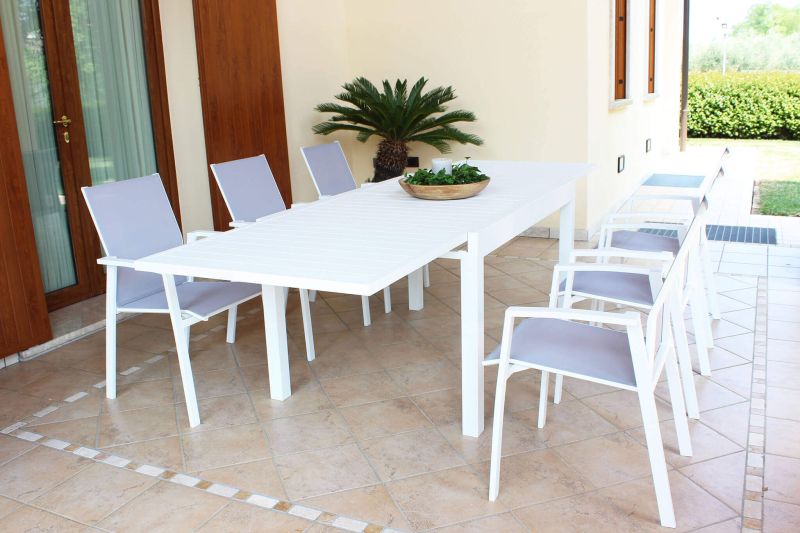 JERRI - set tavolo in alluminio cm 135/270 x 90 x 75 h con 6 poltrone Lotus