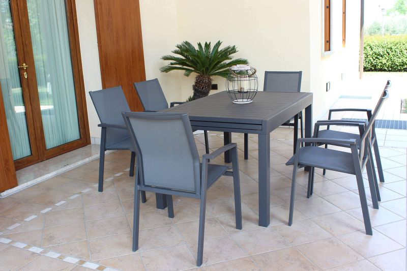 JERRI - set tavolo in alluminio cm 135/270 x 90 x 75 h con 6 poltrone Lotus