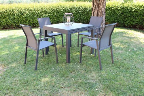 JERRI - set tavolo in alluminio cm 90/180 x 90 x 75 h con 4 poltrone Lotus