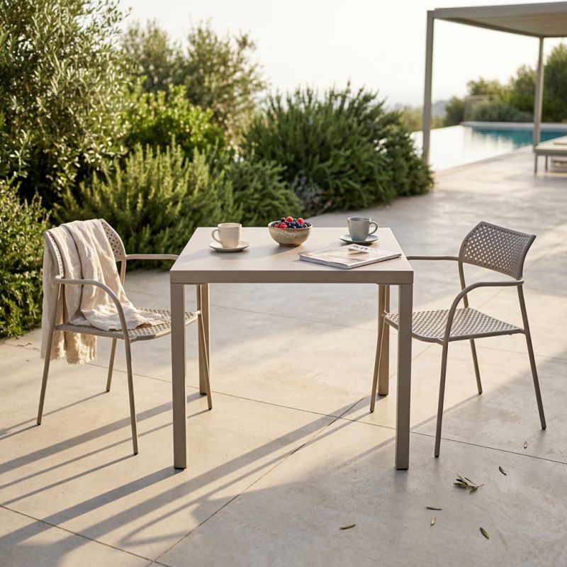 INDEX - set tavolo in metallo cm 80 x 80 x 73h con 2 poltrone Aviim