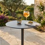 OPERA - tavolo alto da giardino in acciaio