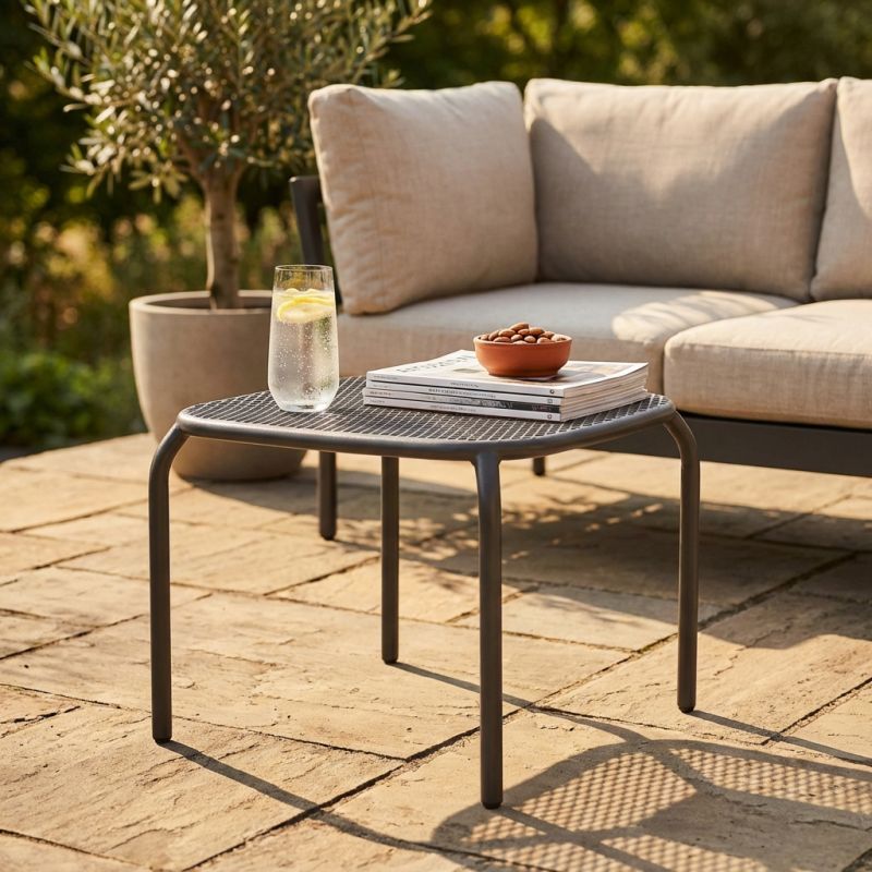 MIDDLE - tavolo da giardino in acciaio