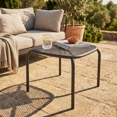 MIDDLE - tavolo da giardino in acciaio