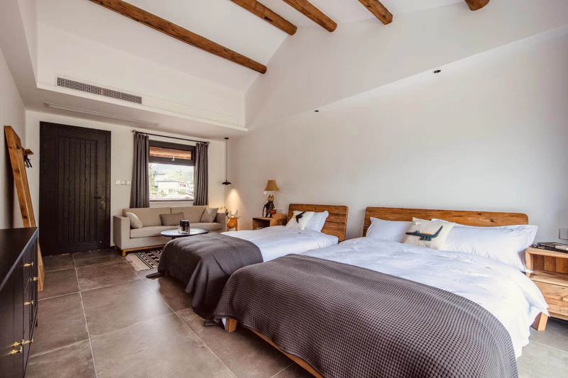 PINUS - letto in pino riciclato