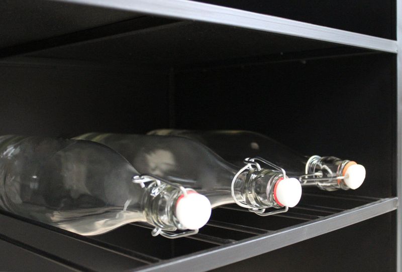 DIRK - mobile con portabottiglie