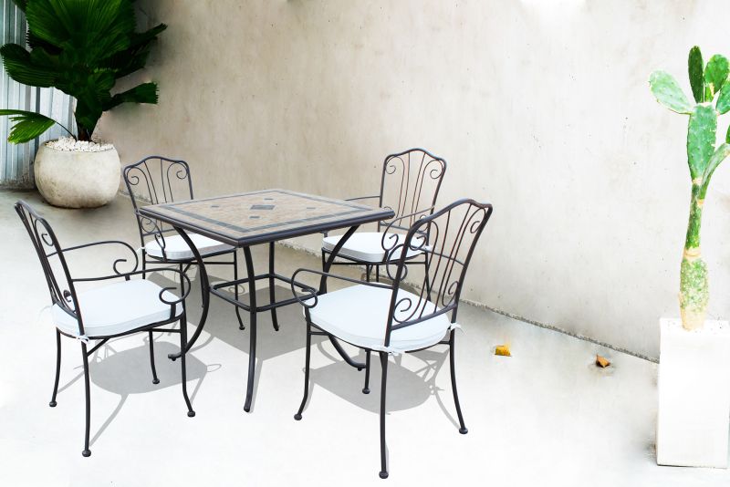 VENTUS - set tavolo in ferro cm 80 x 80 x 74 h con 4 poltrone Ventus