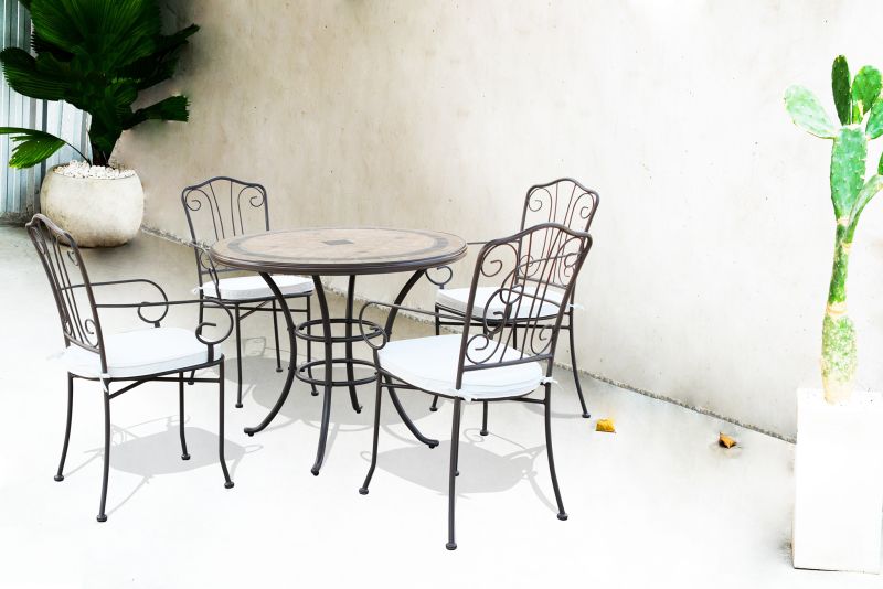 VENTUS - set tavolo in Ø 90 x 74 h con 4 poltrone Ventus