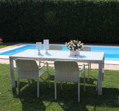 AXONA - set tavolo in wicker cm 150 x 90 con 4 poltrone Axona